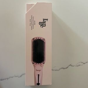 L'ange Le Vite Straightening Brush. Blush color- never used! Still in the box